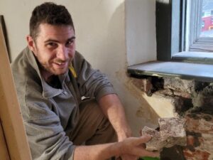 Ladd-Gilman House in Need of Repairs, Support